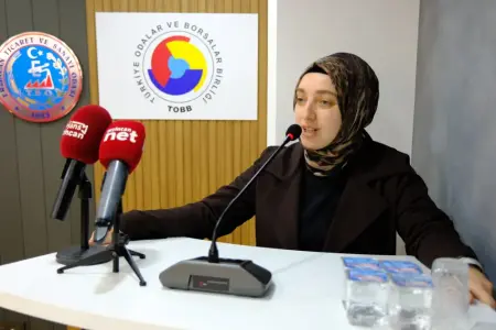 zirvede-kadin-var-2